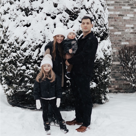 Meet your Posher, Dara - Picture 1 of 1